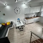 Vakantiehuis Delfinek - *