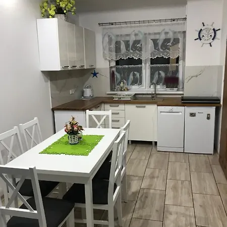 Delfinek - Holiday home *