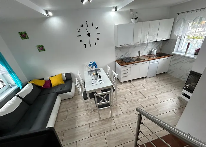 Prázdninový dům Delfinek - *